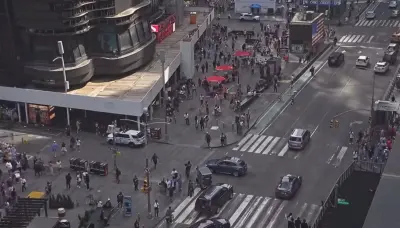 Homem abre fogo na Times Square e causa tumulto; veja vídeo