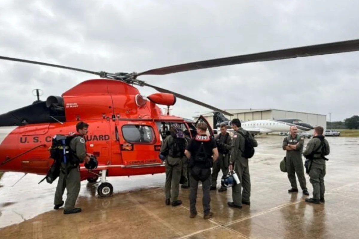 helicóptero MH-60 Jayhawk da Guarda Costeira