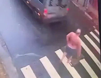 Homem mata morador em situação de rua a tiros; veja vídeo