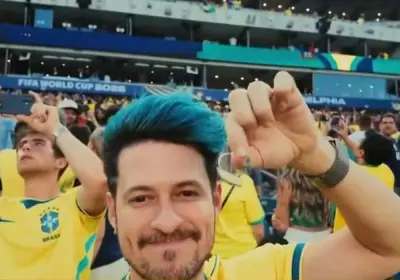 Influenciador surdo ouve torcida do Brasil pela primeira vez e emociona