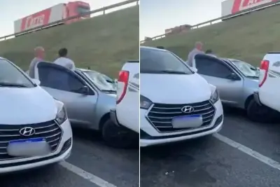 Policial destrói carro após flagrar ex-namorada com atual; veja vídeo