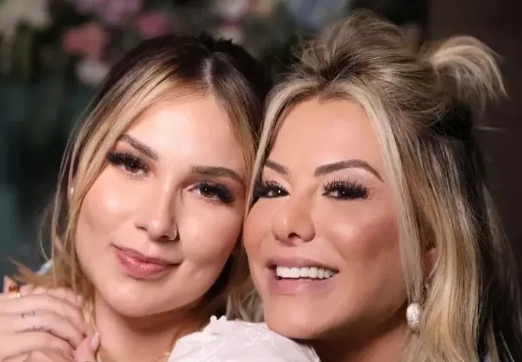 Virginia com sua ex-sogra, a Poliana