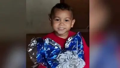 Mãe é presa após menino ser morto pelo próprio pai por não dar ‘bom dia’