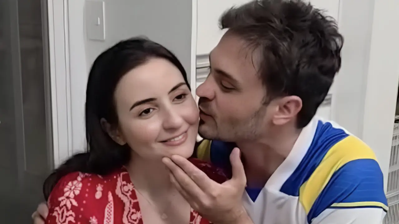 Médico brasileiro bate recorde mundial e entra para o Guinness após dar 195 beijos em 30 segundos (Foto: Divulgação)