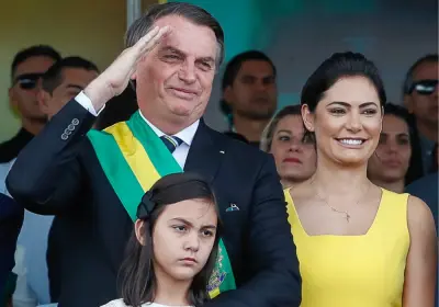 Vidente faz previsão chocante sobre família Bolsonaro: ‘Cenário de sangue’