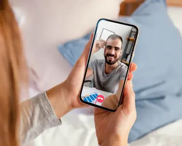 Cabeleireiros ou cupidos? Profissionais promovem encontro de clientes solteiros
