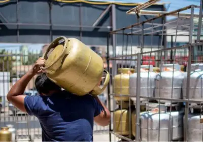Caixa libera vale para retirada grátis de botijão de gás; saiba quem tem direito