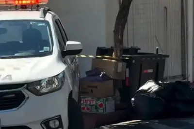 Corpo de mulher é encontrado esquartejado dentro de lixeiras em frente a marmitaria