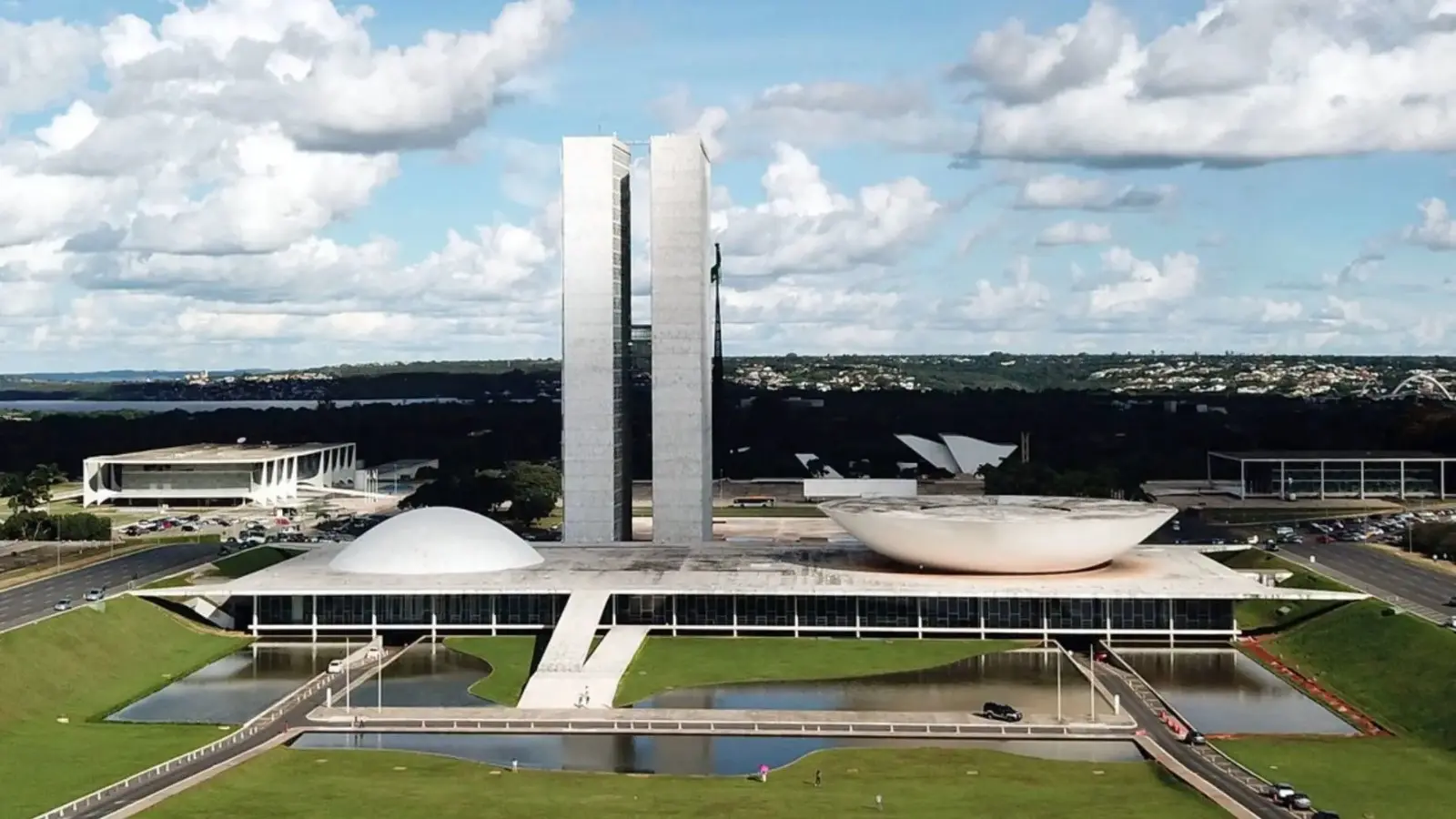 Recesso parlamentar: deputados e senadores param de trabalhar? Entenda