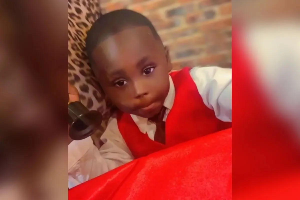 Menino de 4 anos encontra arma e mata primo de 2 com tiro acidental (Foto: Reprodução/Redes sociais)