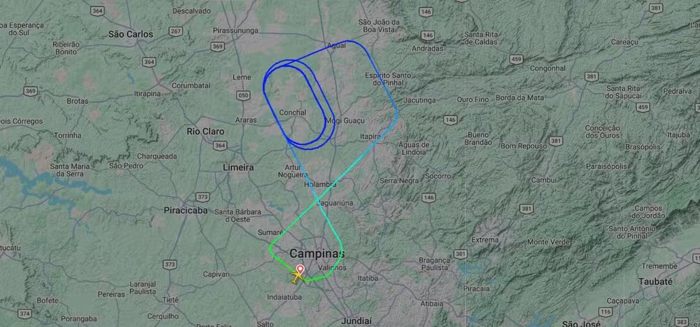 Voo AD2943 declarou emergência e retornou para Viracopos, em Campinas — Foto: FlightRadar24/reprodução