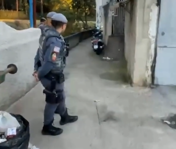 Homem é encontrado morto amarrado após ter casa incendiada