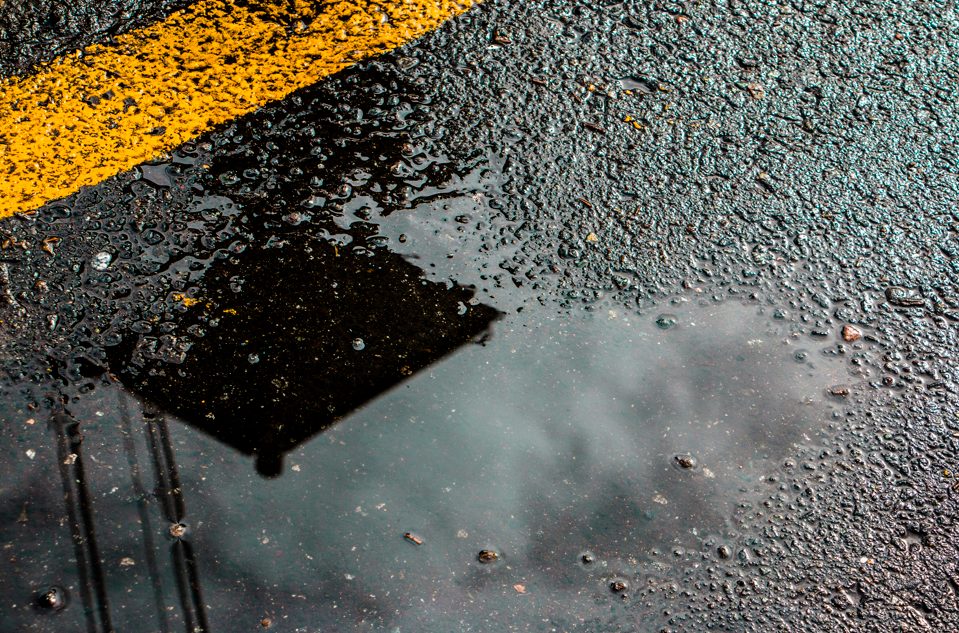 asfalto pista rua carro acidente de trânsito batida pancada