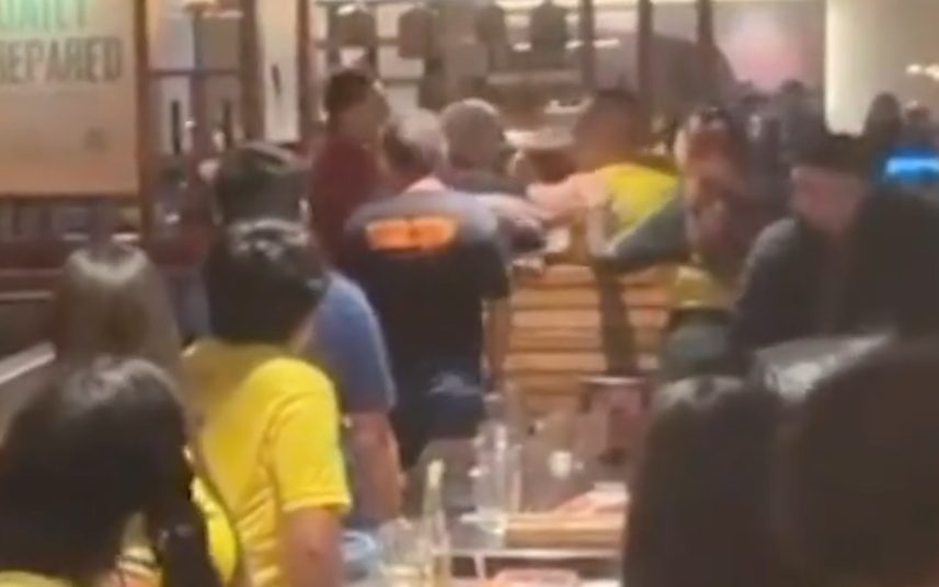 Homem sacou arma de fogo no meio de restaurante