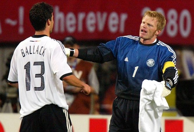 Ballack e Oliver Kahn, na Copa do Mundo de 2002 