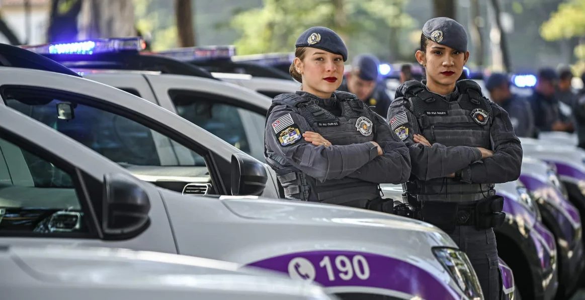 SP Mulher Segura São Paulo Delegacia de Defesa da Mulher botão do pânico PM SP Polícia Militar SP algema segurança polícia crime feminicídio segurança pública polícia