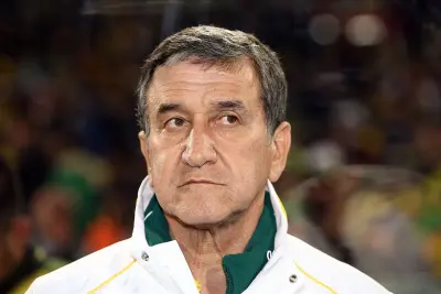 Parreira passa por novo procedimento e segue na UTI